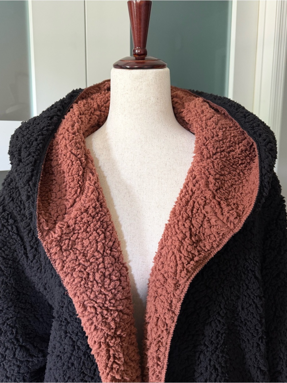 Urban Outfitters Reversible Teddy Jacket in Black and Brown - Picture 4 of 8